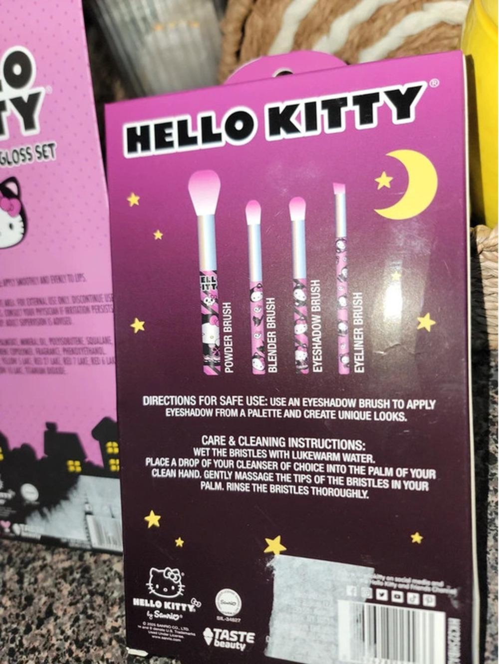 Hello Kitty Bundle - Picture 9 of 13